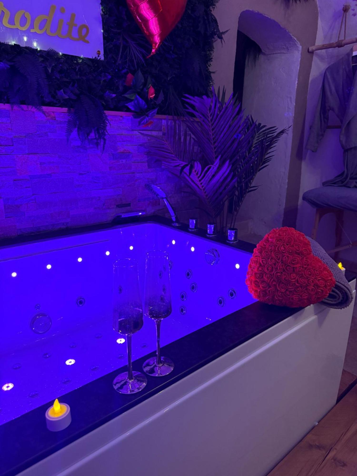 Les Bains D'Aphrodite, Suite Hammam & Spa Auriol Exterior photo